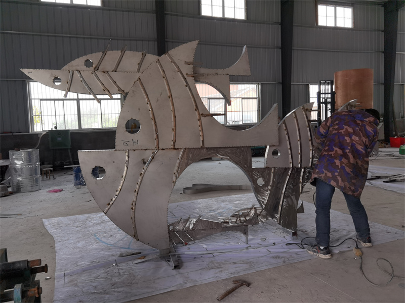 雕塑設計中的動態表現與靜態表現