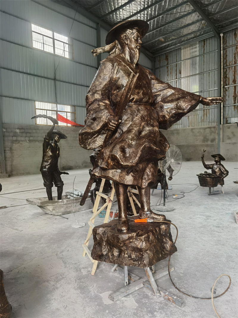 鍛銅雕塑中的色彩搭配技巧