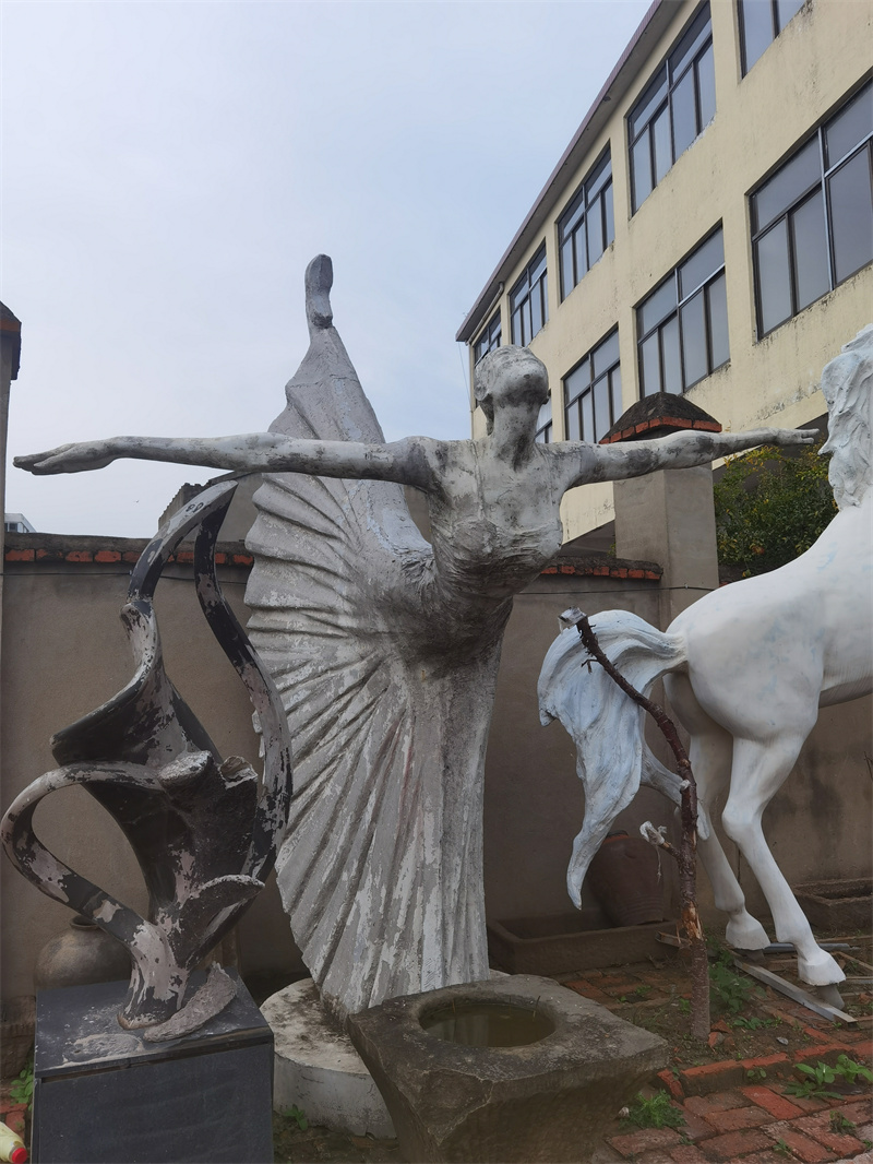 雕塑制作中色彩噴涂的技巧